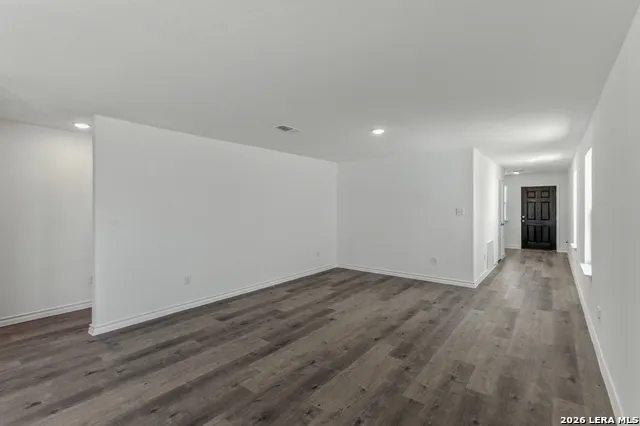 503 RAVEN ROW Marion, TX 78124