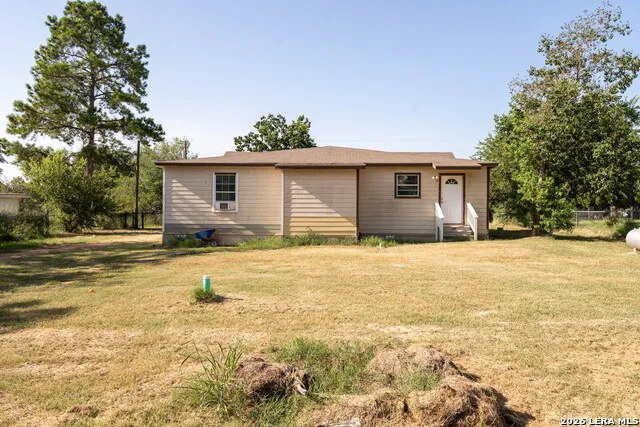 620 Viewpoint Dr Poteet, TX 78065
