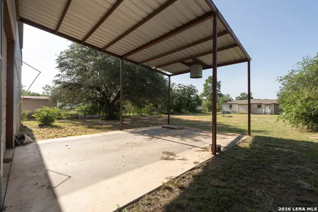 620 Viewpoint Dr Poteet, TX 78065