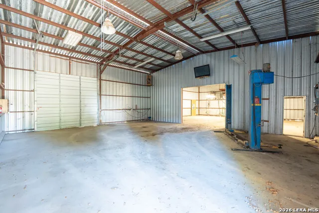 620 Viewpoint Dr Poteet, TX 78065