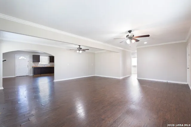 620 Viewpoint Dr Poteet, TX 78065
