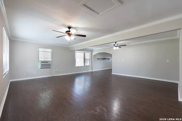 620 Viewpoint Dr Poteet, TX 78065