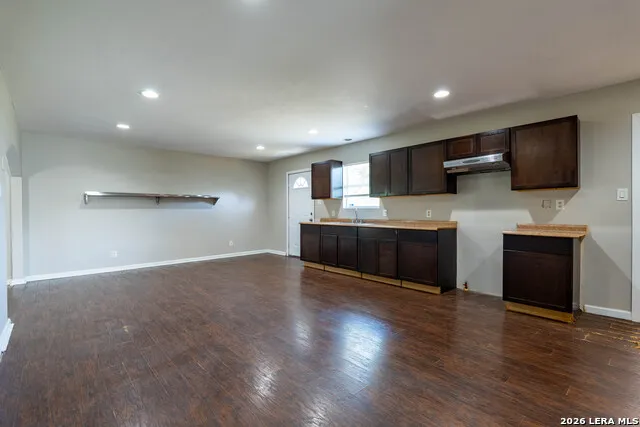 620 Viewpoint Dr Poteet, TX 78065
