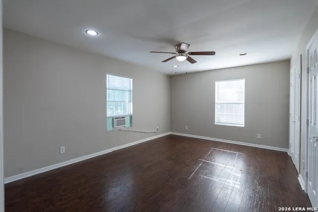 620 Viewpoint Dr Poteet, TX 78065