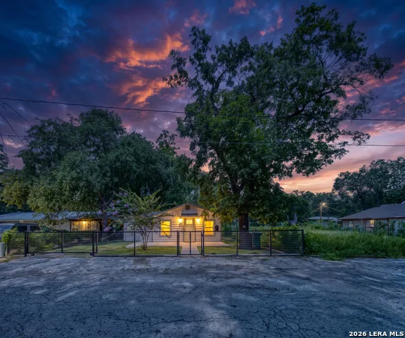 422 Apolonio St. Uvalde, TX 78801