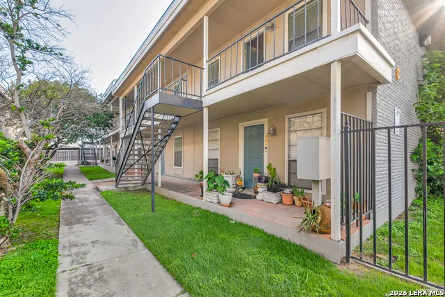 255 E Rampart Dr #401 San Antonio, TX 78216