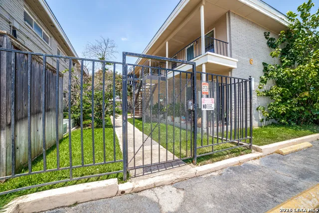 255 E Rampart Dr #401 San Antonio, TX 78216