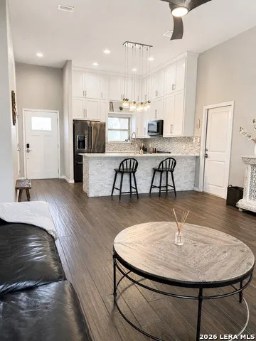 231 Navarro Xing #7B Seguin, TX 78155