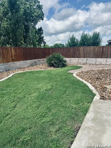231 Navarro Xing #7B Seguin, TX 78155