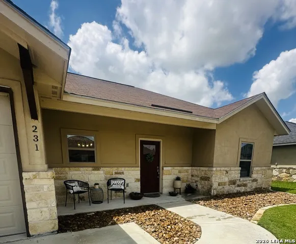 231 Navarro Xing #7B Seguin, TX 78155