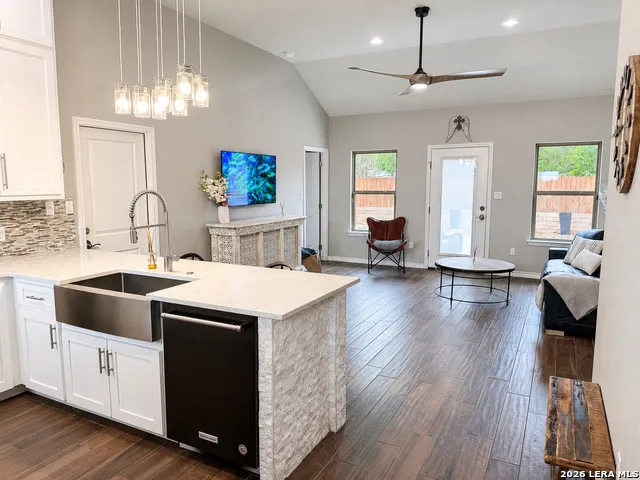 231 Navarro Xing #7B Seguin, TX 78155