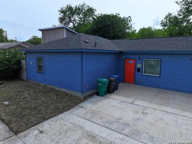 2902 S Laredo St San Antonio, TX 78207