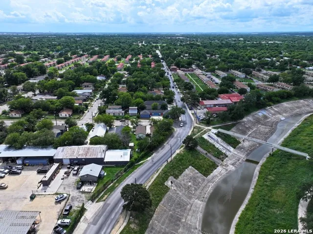 2902 S Laredo St San Antonio, TX 78207