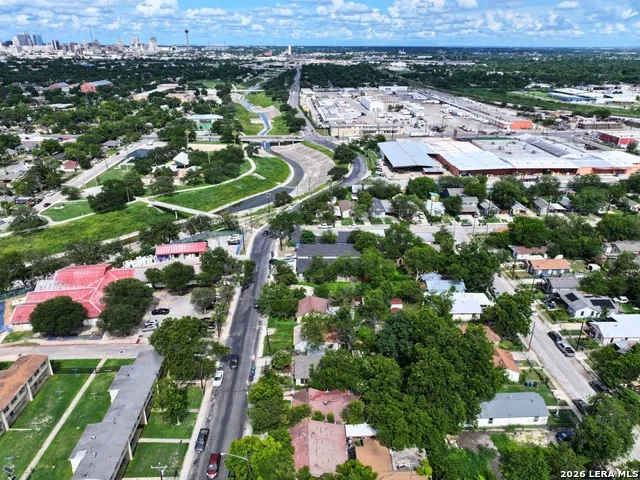 2902 S Laredo St San Antonio, TX 78207