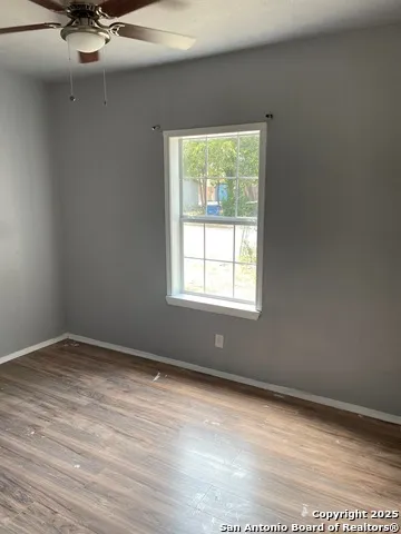 148 GIFFORD ST San Antonio, TX 78211