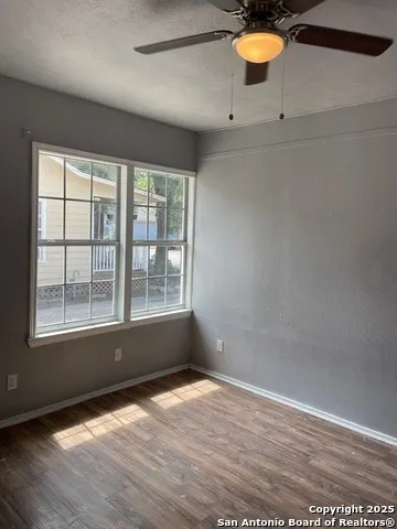 148 GIFFORD ST San Antonio, TX 78211