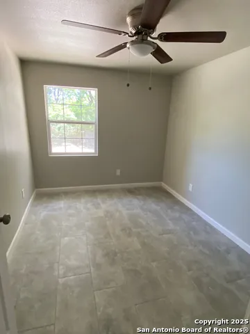 148 GIFFORD ST San Antonio, TX 78211