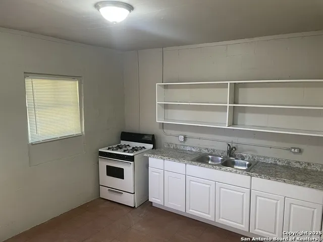 1007 EL PASO ST San Antonio, TX 78207