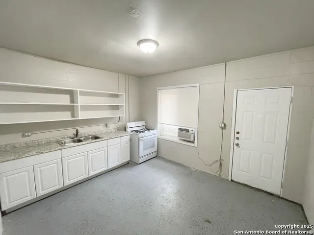 1007 EL PASO ST San Antonio, TX 78207