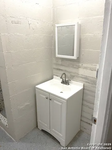 1007 EL PASO ST San Antonio, TX 78207