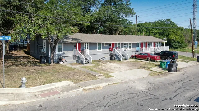 1529 WALTERS San Antonio, TX 78202