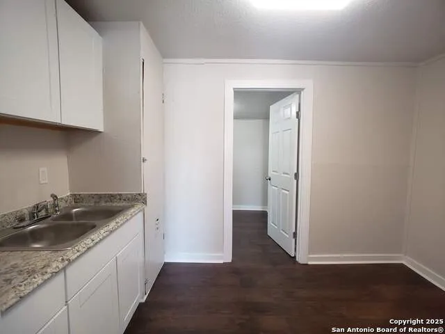 1529 WALTERS San Antonio, TX 78202