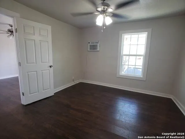 1529 WALTERS San Antonio, TX 78202