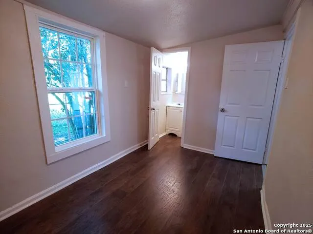 1529 WALTERS San Antonio, TX 78202