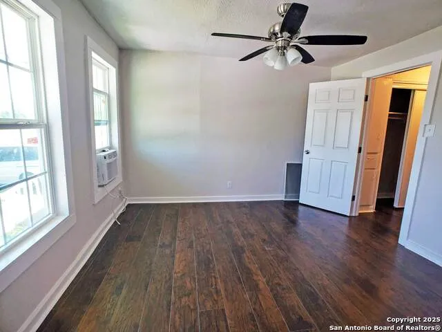 1529 WALTERS San Antonio, TX 78202