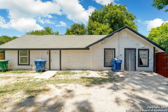 125 GLENWOOD CT San Antonio, TX 78210