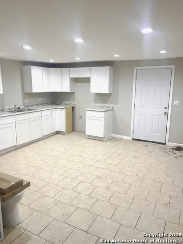 125 GLENWOOD CT San Antonio, TX 78210