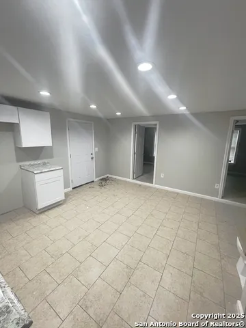 125 GLENWOOD CT San Antonio, TX 78210