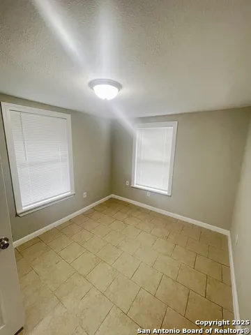 125 GLENWOOD CT San Antonio, TX 78210