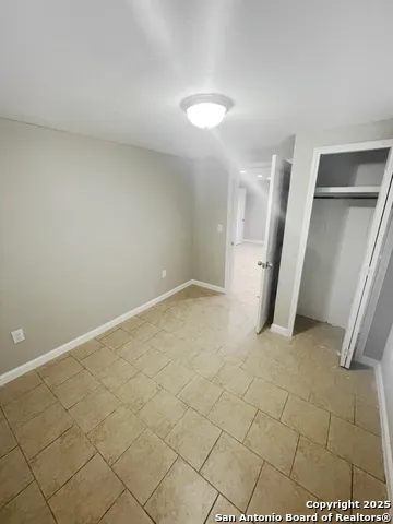 125 GLENWOOD CT San Antonio, TX 78210