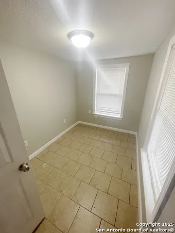 125 GLENWOOD CT San Antonio, TX 78210