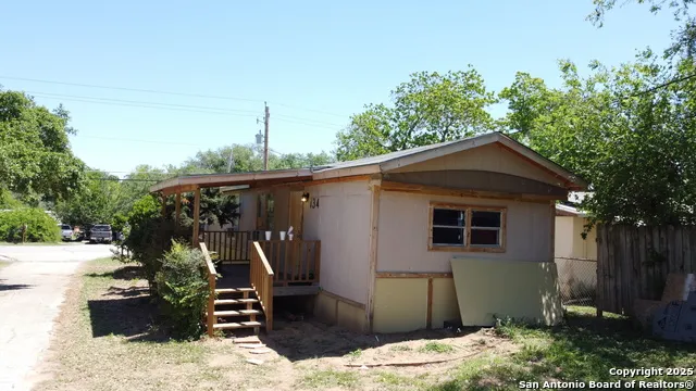 128 WINSHIP RD Pleasanton, TX 78064