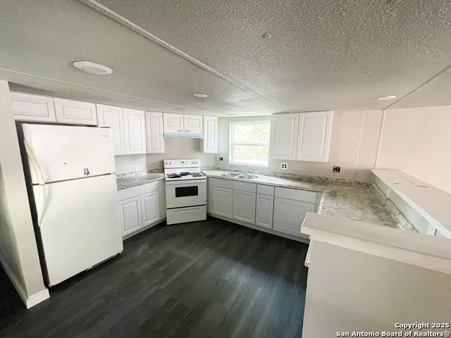 128 WINSHIP RD Pleasanton, TX 78064