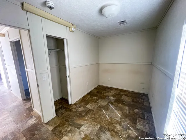 18234 Benton City Rd Von Ormy, TX 78073