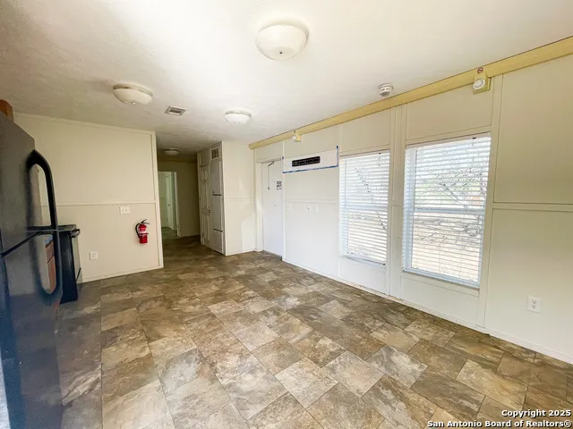 18234 Benton City Rd Von Ormy, TX 78073