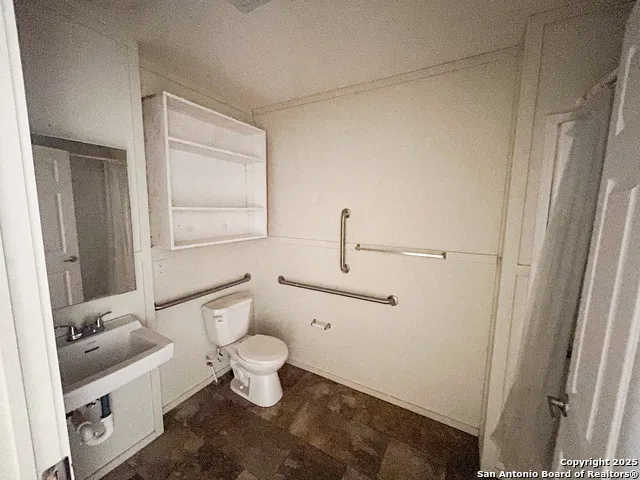 18234 Benton City Rd Von Ormy, TX 78073