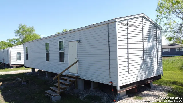 18234 Benton City Rd Von Ormy, TX 78073