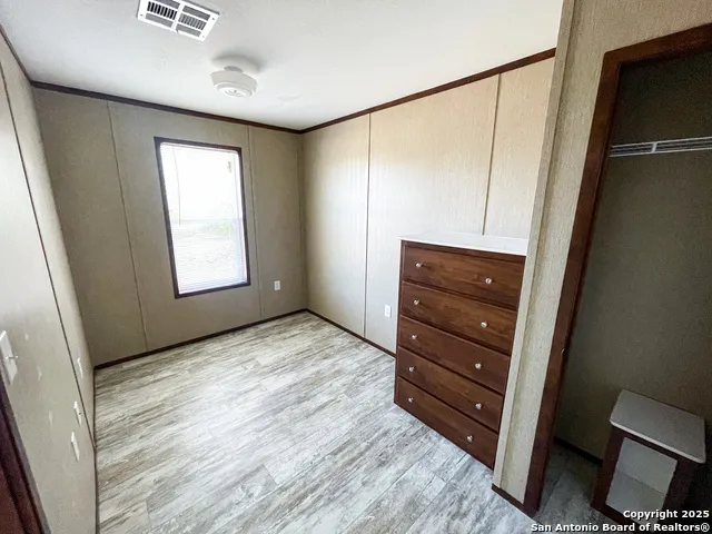 18234 Benton City Rd Von Ormy, TX 78073