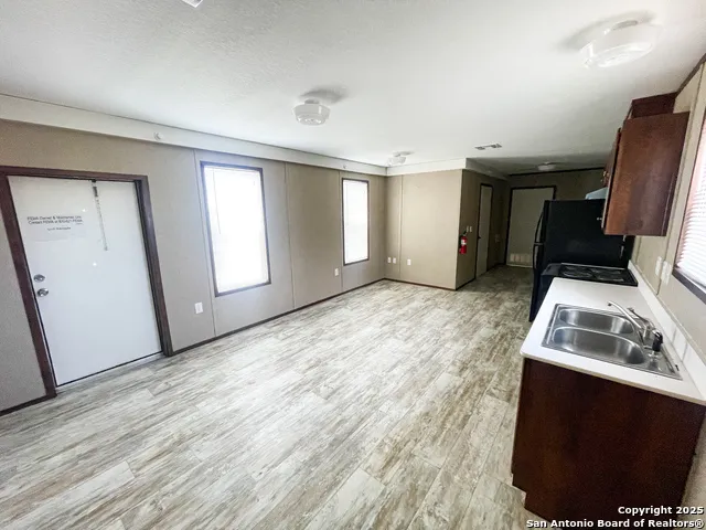18234 Benton City Rd Von Ormy, TX 78073