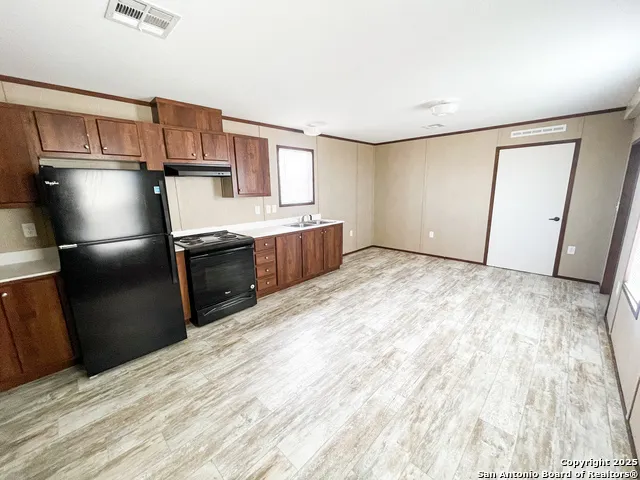 18234 Benton City Rd Von Ormy, TX 78073