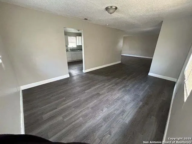 18234 Benton City Rd Von Ormy, TX 78073