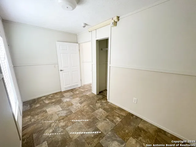 18234 Benton City Rd Von Ormy, TX 78073