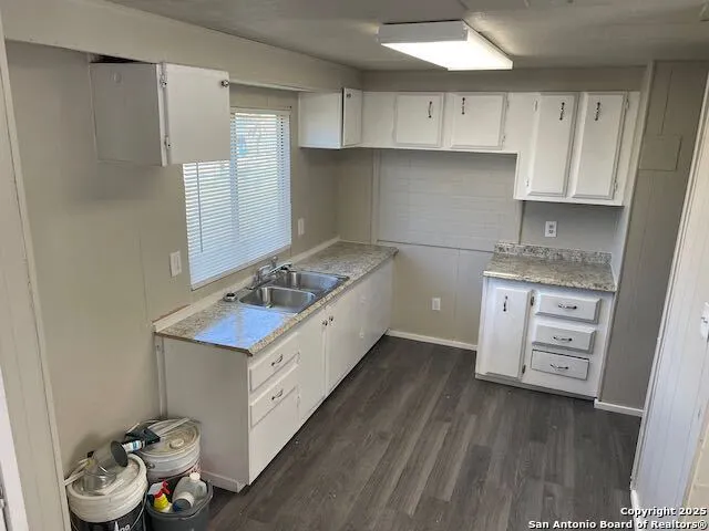 17189 Benton City Rd Von Ormy, TX 78073