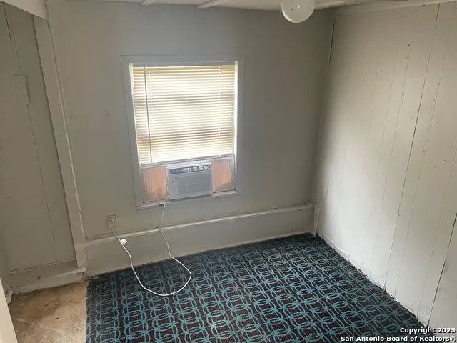80 San Antonio St Campbellton, TX 78008