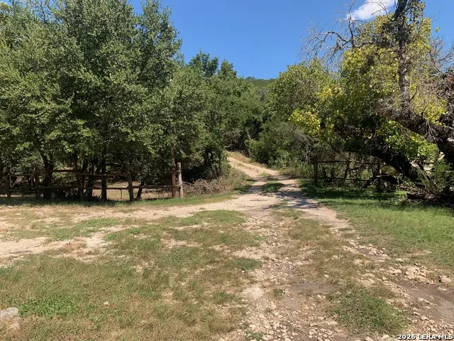 210 Mai Rd S Kerrville, TX 78028