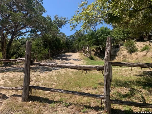 210 Mai Rd S Kerrville, TX 78028